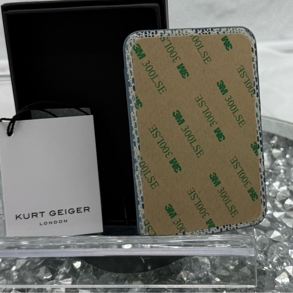 Kurt Geiger NIB phone credit card holder fits on back of phone - Picture 3 of 4